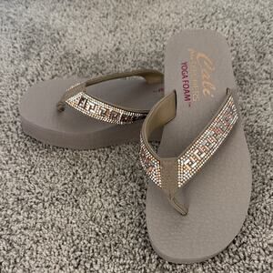 Skechers Women's Beige Sandals with Sparkling Accents